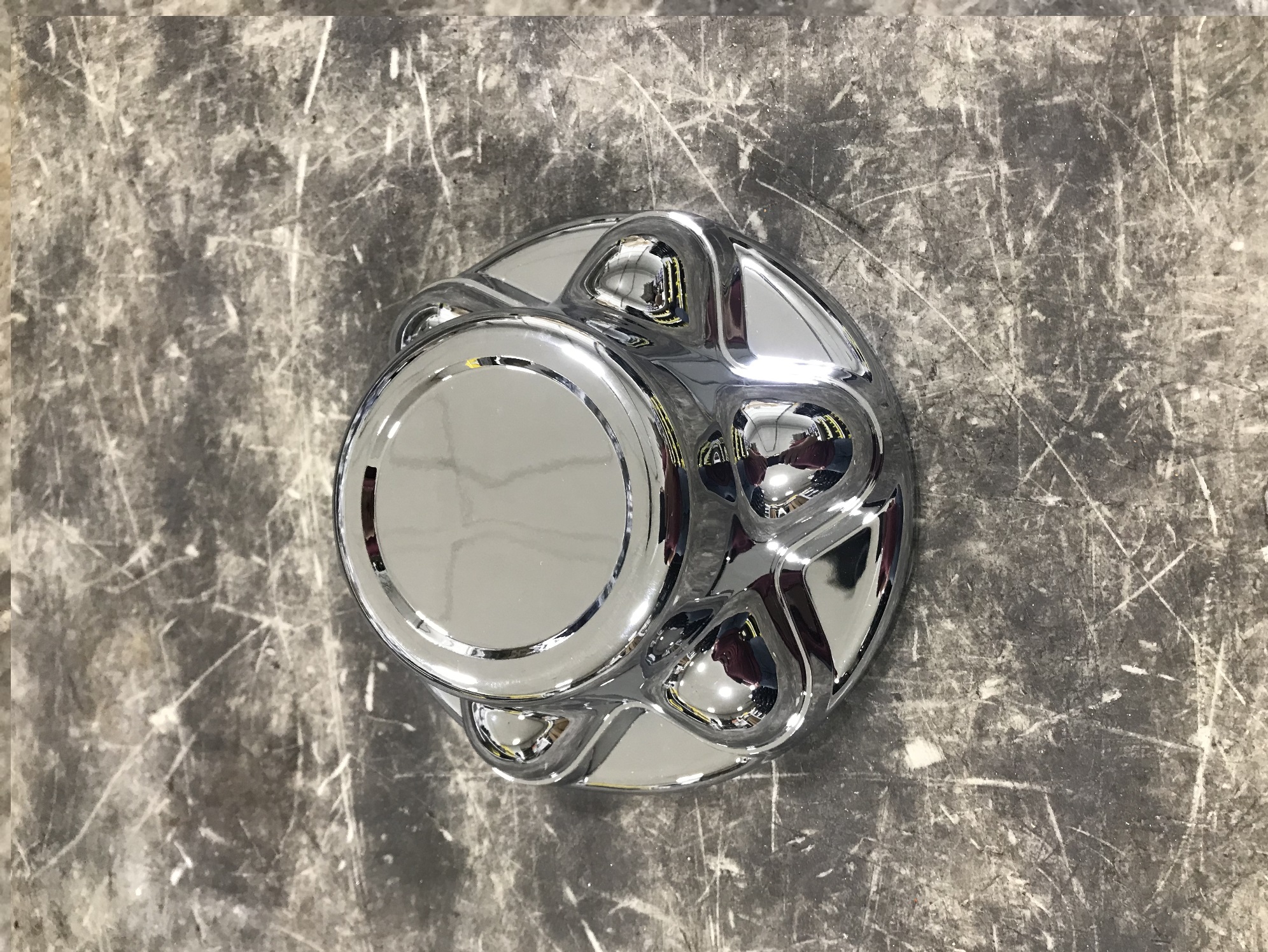 HUB COVER,6 BOLT,CHROME PLATED PLASTIC